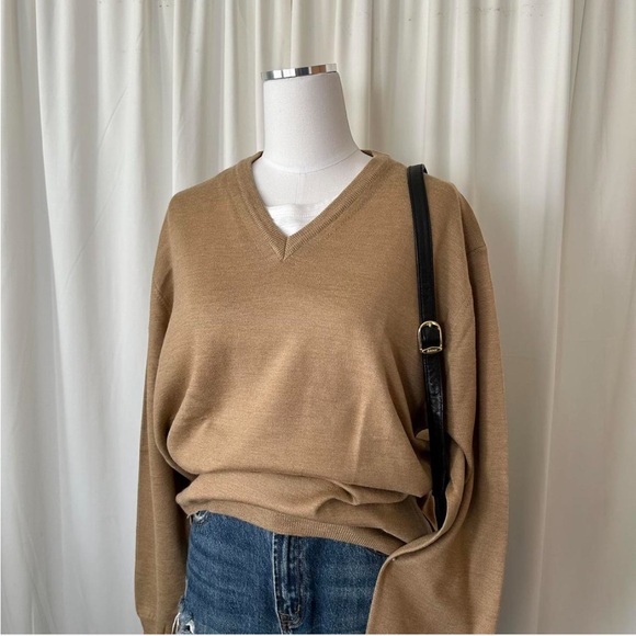Vintage 1990s Grant Thomas V neck sweater 100% Extra Fine Merino Wool Tan. - Picture 2 of 8